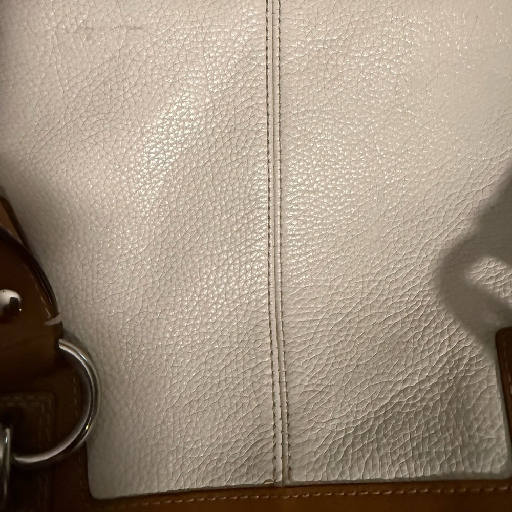 Coach Penelope Satchel - Picture 8 of 11
